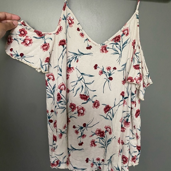 American Eagle cutout sleeve top - Picture 4 of 4